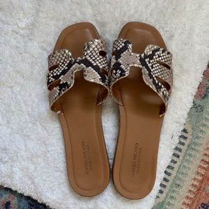 Sophia Milano- Made in Italy- Snakeskin Slide-Ons
